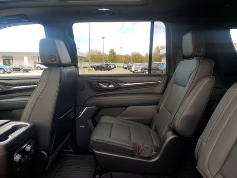 Certified 2024 GMC Yukon XL Denali w/ Max Trailering Package image 32