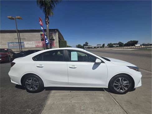 Used 2023 Kia Forte LXS FWD image 4
