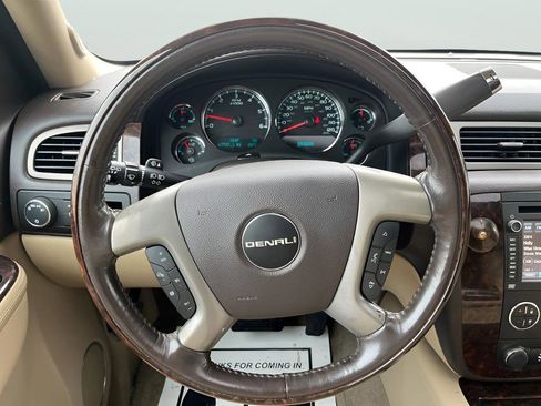 Used 2013 GMC Yukon Denali image 22