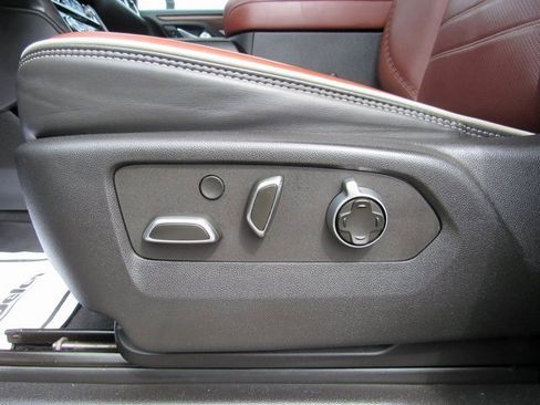 Used 2023 GMC Yukon XL Denali Ultimate image 14