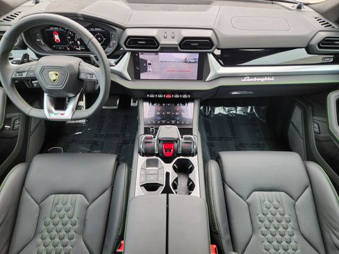 Used 2025 Lamborghini Urus SE image 25