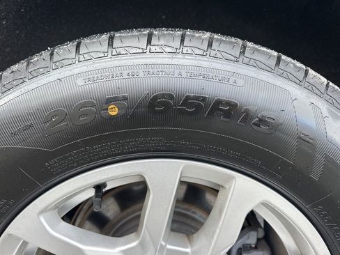 Used 2022 Chevrolet Suburban LT image 36