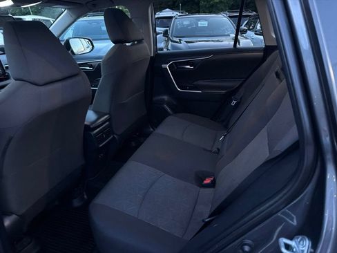 Used 2021 Toyota RAV4 XLE w/ Convenience Package AWD/4WD image 19