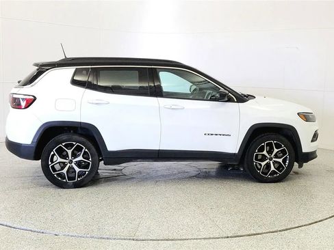 Used 2025 Jeep Compass Limited AWD/4WD image 8