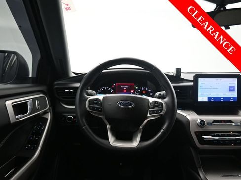 Used 2024 Ford Explorer XLT image 36