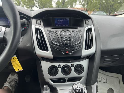 Used 2013 Ford Focus SE FWD image 19