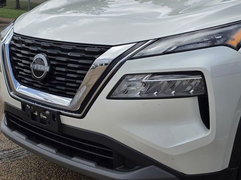 Used 2023 Nissan Rogue SV AWD/4WD image 5