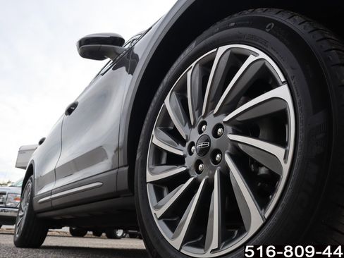 Used 2023 Lincoln Corsair Reserve w/ Equipment Group 201A image 11