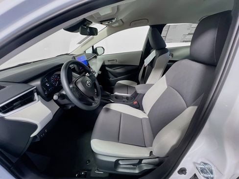 Used 2025 Toyota Corolla LE image 14