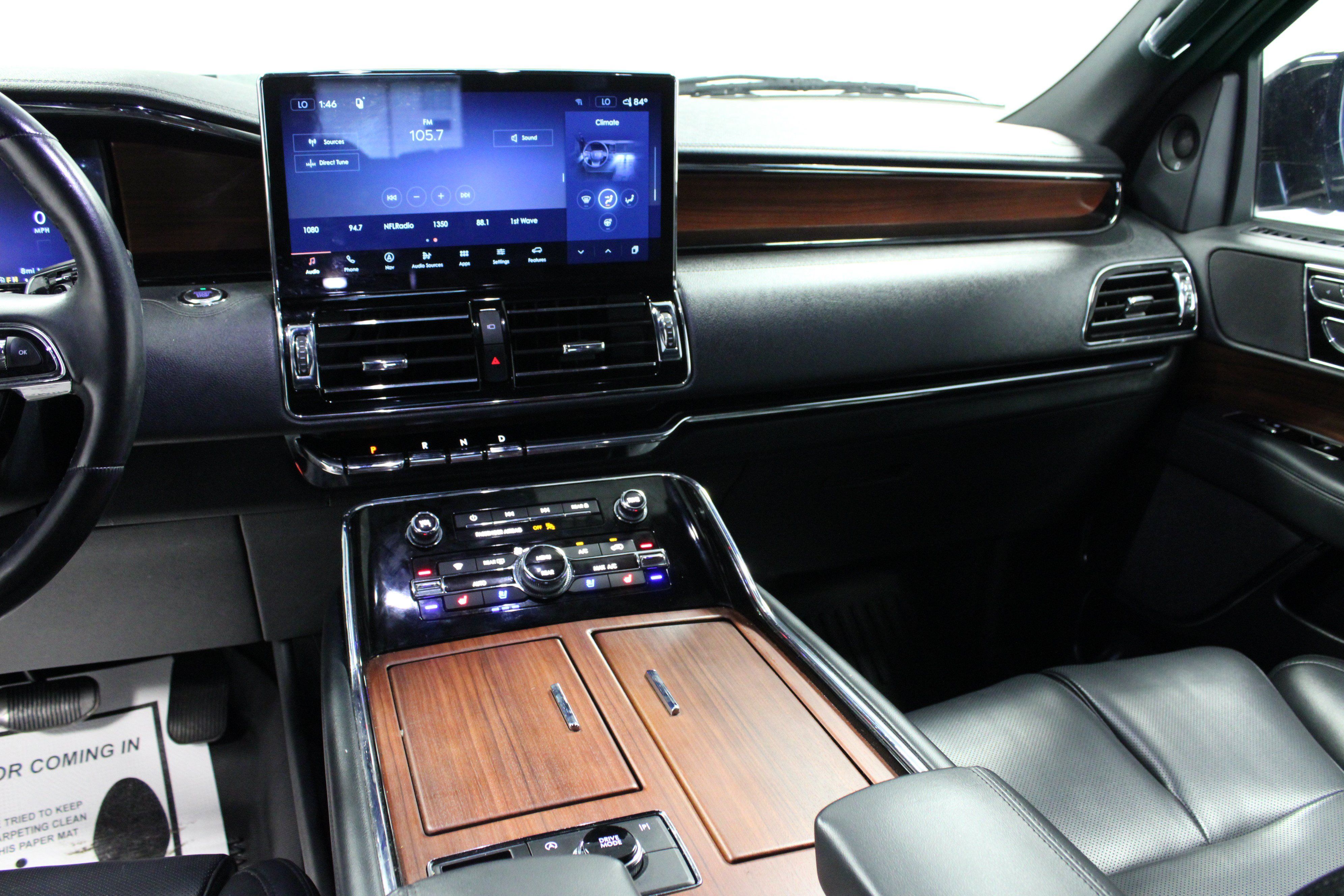 Used 2023 Lincoln Navigator 2WD image 20