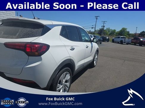 Certified 2024 Buick Encore GX Preferred w/ Comfort Package FWD image 4
