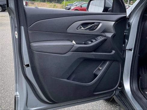Used 2023 Chevrolet Traverse LT w/ LPO, Floor Liner Package AWD/4WD image 9
