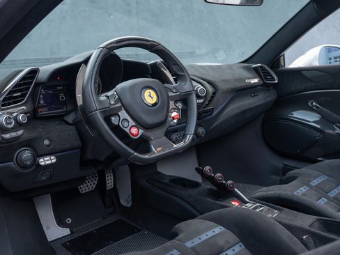 Used 2020 Ferrari 488 Pista Spider RWD image 33