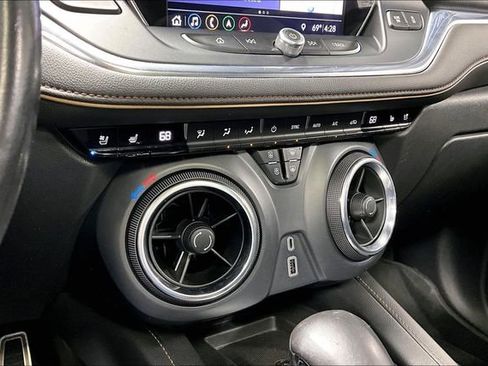 Used 2019 Chevrolet Blazer Premier w/ Sun and Wheels Package AWD/4WD image 17