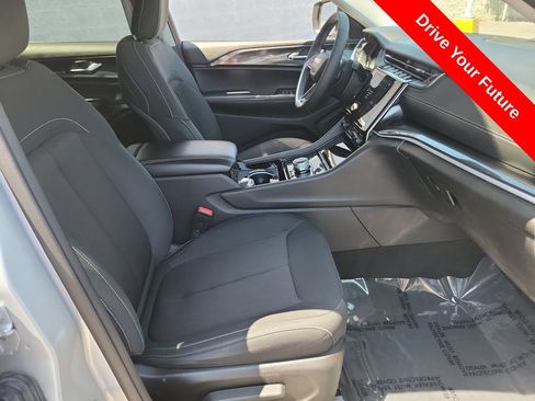 Used 2023 Jeep Grand Cherokee L Laredo RWD image 19