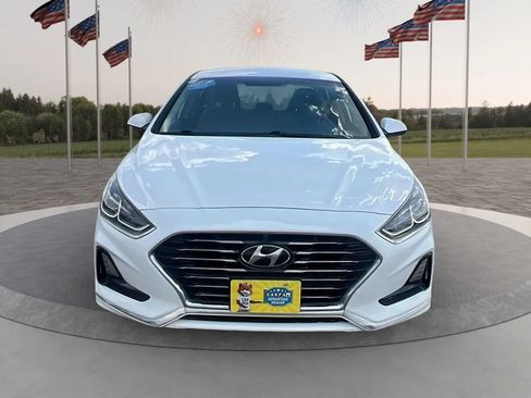 Used 2019 Hyundai Sonata SE FWD image 2