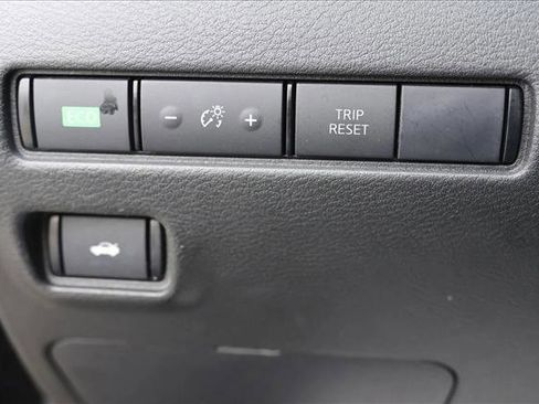 Used 2021 Nissan Sentra SR FWD image 13