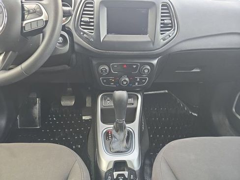 Used 2020 Jeep Compass Sport image 3