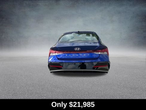 Used 2024 Hyundai Elantra SEL w/ Convenience Package FWD image 4