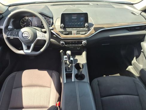 Used 2025 Nissan Altima 2.5 SV FWD image 26