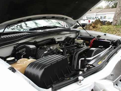 Used 2004 Ford Explorer Sport XLT image 19