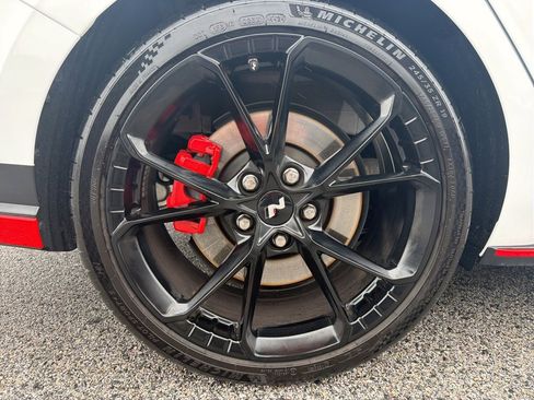Used 2025 Hyundai Elantra N image 2