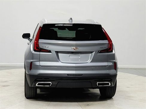 Used 2024 Cadillac XT4 Premium Luxury image 6
