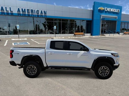 Used 2024 Chevrolet Colorado ZR2 w/ ZR2 Convenience Package III AWD/4WD image 9