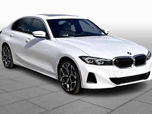 Used 2025 BMW 330i Sedan w/ Convenience Package RWD image 2