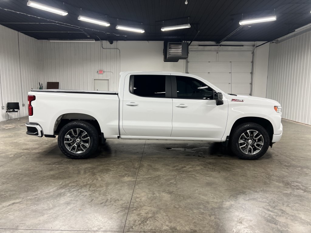 Used 2023 Chevrolet Silverado 1500 RST w/ Z71 Off-Road Package AWD/4WD image 2