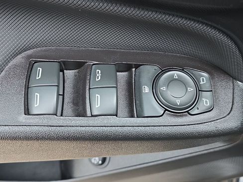 Used 2022 Chevrolet Equinox RS w/ Infotainment Package FWD image 27