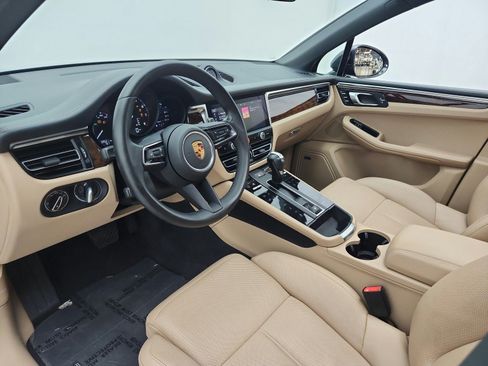 Used 2023 Porsche Macan AWD/4WD image 12