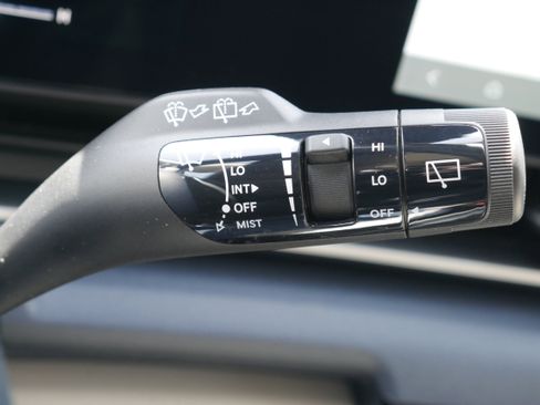 Certified 2025 Kia Carnival EX FWD image 30