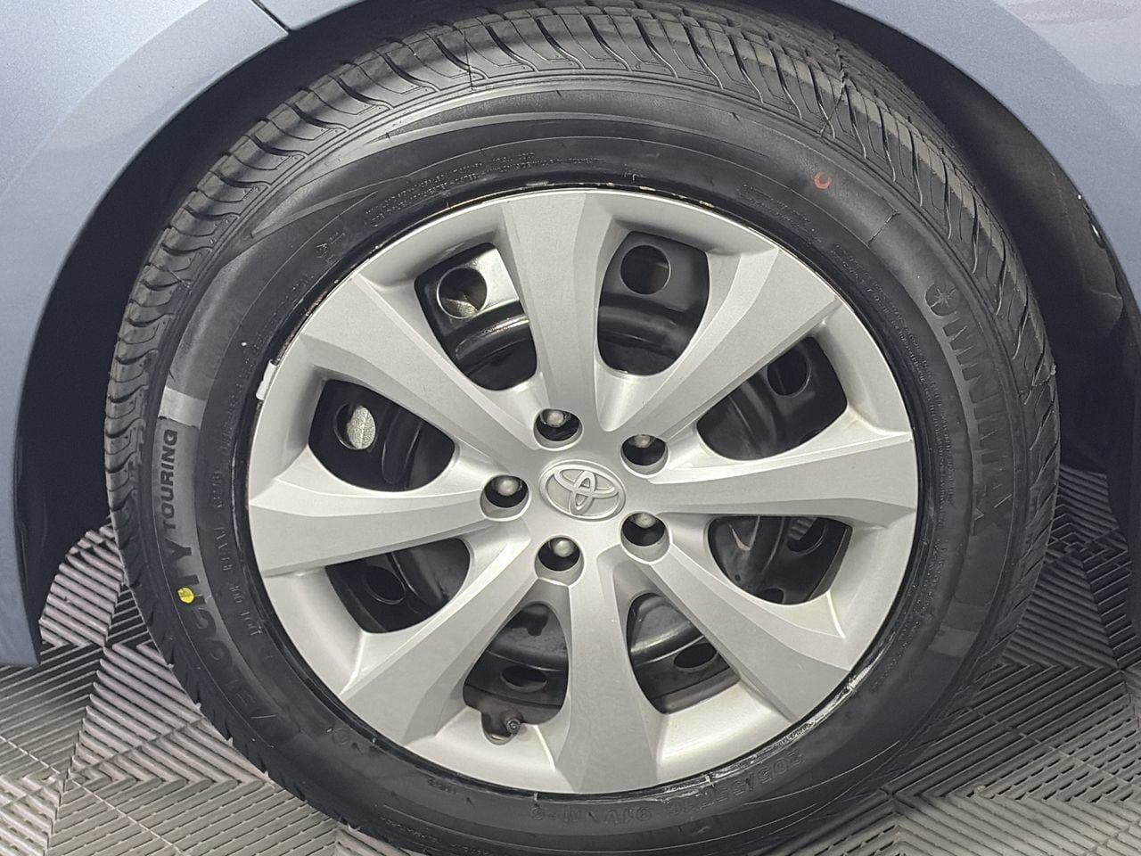 Used 2025 Toyota Corolla LE FWD image 10