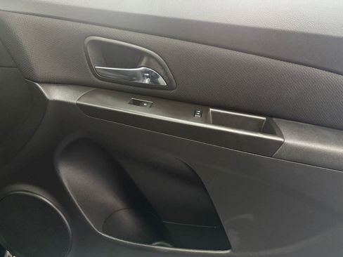 Used 2015 Chevrolet Cruze LT w/ Technology Package image 21