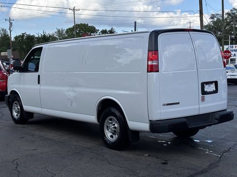 Used 2020 Chevrolet Express 3500 Extended w/ Driver Convenience Package RWD image 6