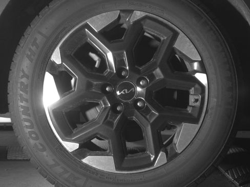 Used 2024 Kia Sorento S image 15