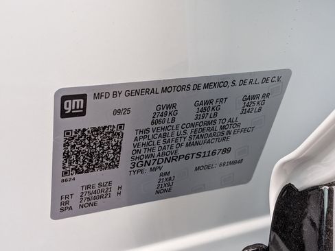 New 2026 Chevrolet Equinox EV LT w/ Convenience Package II FWD image 19