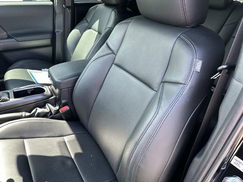 Used 2023 Toyota Tacoma TRD Off-Road w/ Technology Package image 20