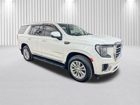 Used 2024 GMC Yukon SLT w/ SLT Luxury Package AWD/4WD image 2