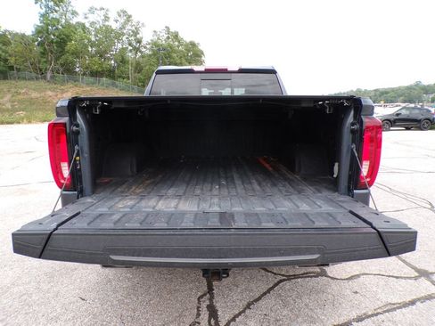 Used 2021 GMC Sierra 1500 SLT w/ SLT Premium Package AWD/4WD image 17