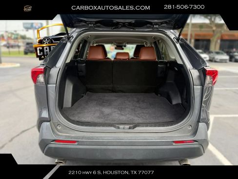Used 2020 Toyota RAV4 XLE AWD/4WD image 26
