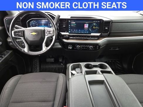 Used 2022 Chevrolet Silverado 1500 LT image 2