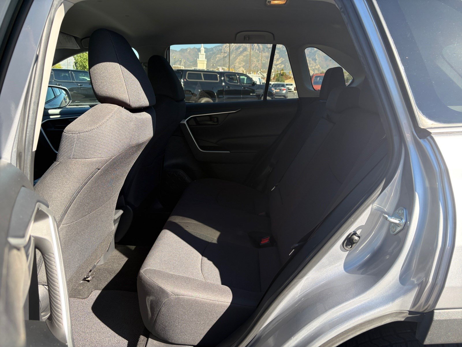 Used 2021 Toyota RAV4 LE w/ Carpet Mat Package (TMS) AWD/4WD image 24
