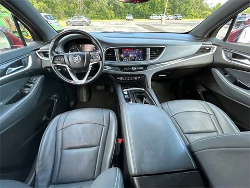 Used 2024 Buick Enclave Premium image 13