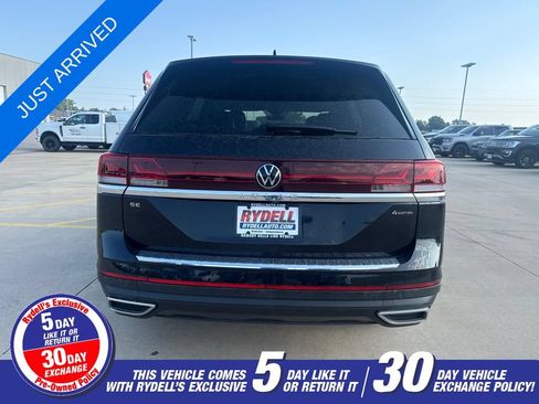 Used 2024 Volkswagen Atlas SE AWD/4WD image 6