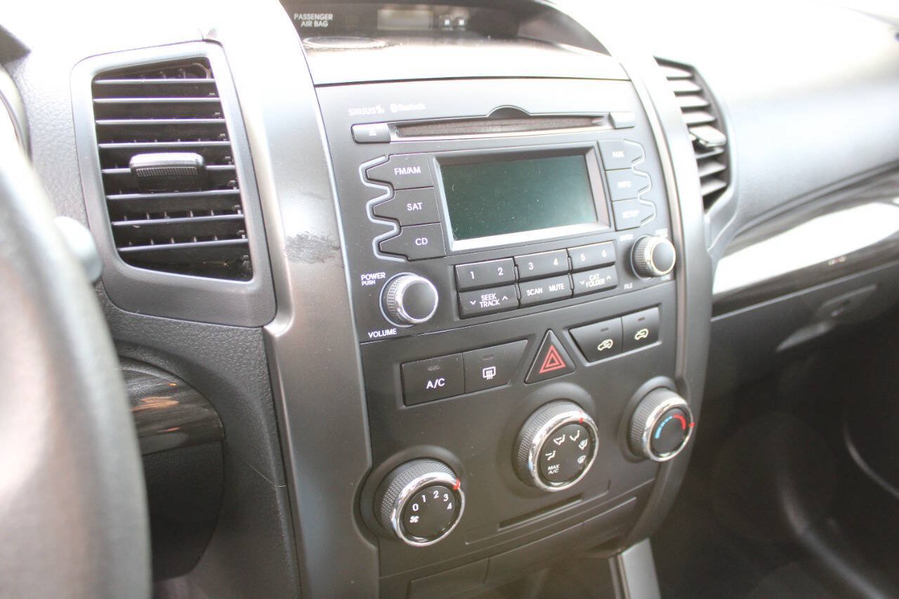 Used 2013 Kia Sorento LX FWD image 15