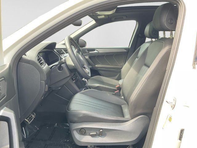 Certified 2023 Volkswagen Tiguan SE R-Line AWD/4WD image 11