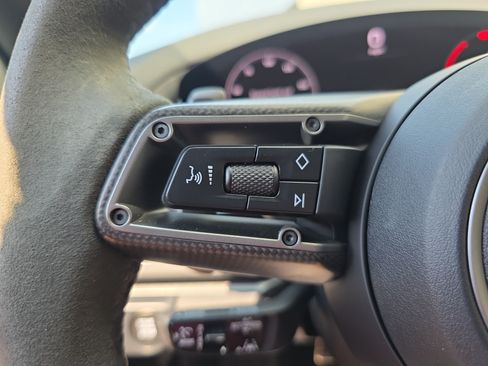 Used 2024 Porsche Panamera image 21