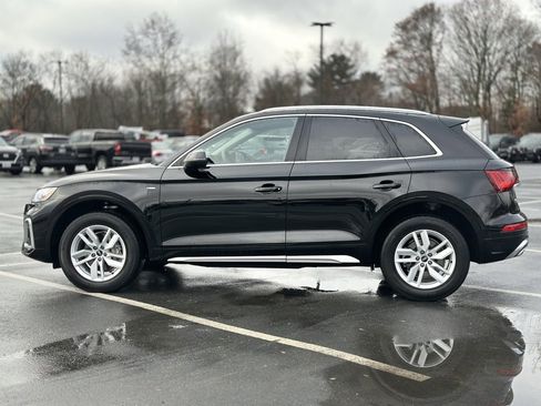 Used 2023 Audi Q5 2.0T Premium w/ Convenience Package image 3